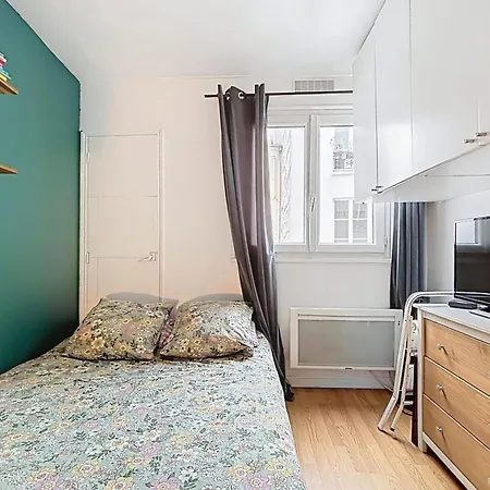 Cosy Duplex Close To Notre Dame 아파트